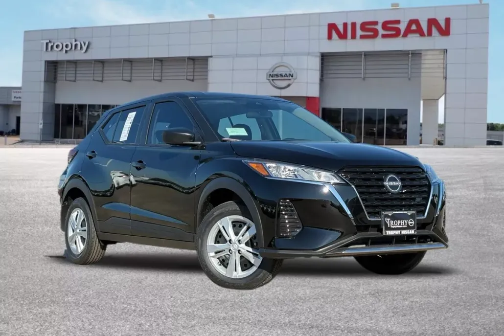 2025 Nissan Kicks S photo 1