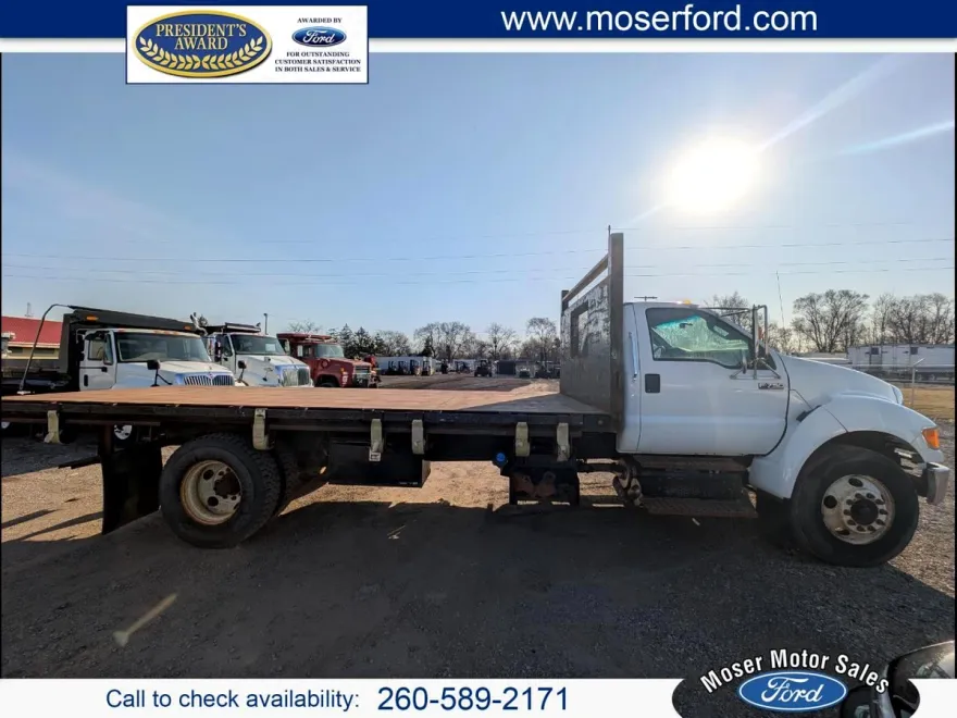 2013 Ford F-750 Regular Cab photo 1