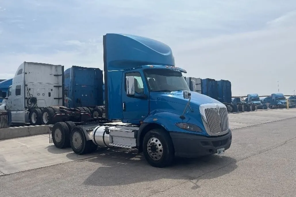 2019 International RH613 RH photo 1