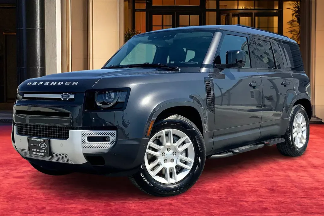 2025 Land Rover Defender 110 S photo 1