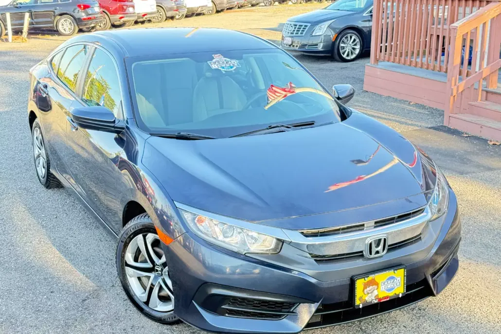 2018 Honda Civic LX photo 1