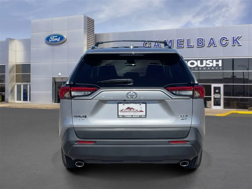 2025 Toyota RAV4 XLE Premium photo 1