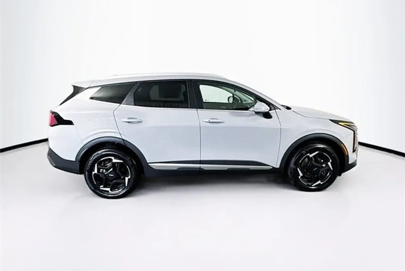 2026 Kia Sportage EX photo 1