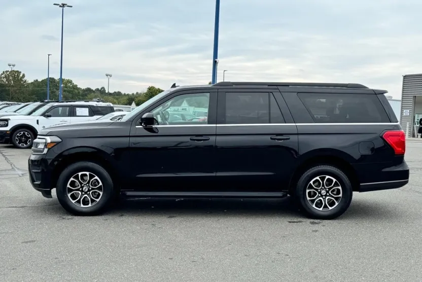 2024 Ford Expedition MAX XLT photo 1