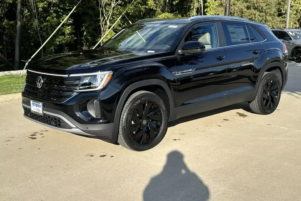 2025 Volkswagen Atlas Cross Sport SE Technology photo 1