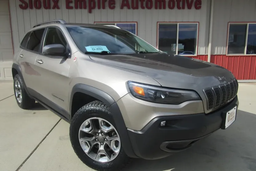 2019 Jeep Cherokee Trailhawk photo 1