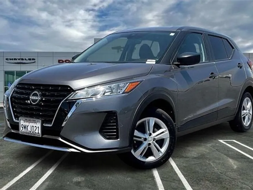 2024 Nissan Kicks S photo 1