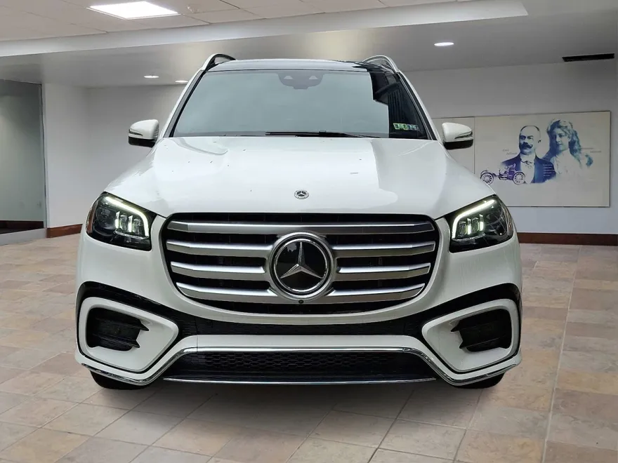 2025 Mercedes Benz GLS 450 4MATIC photo 1