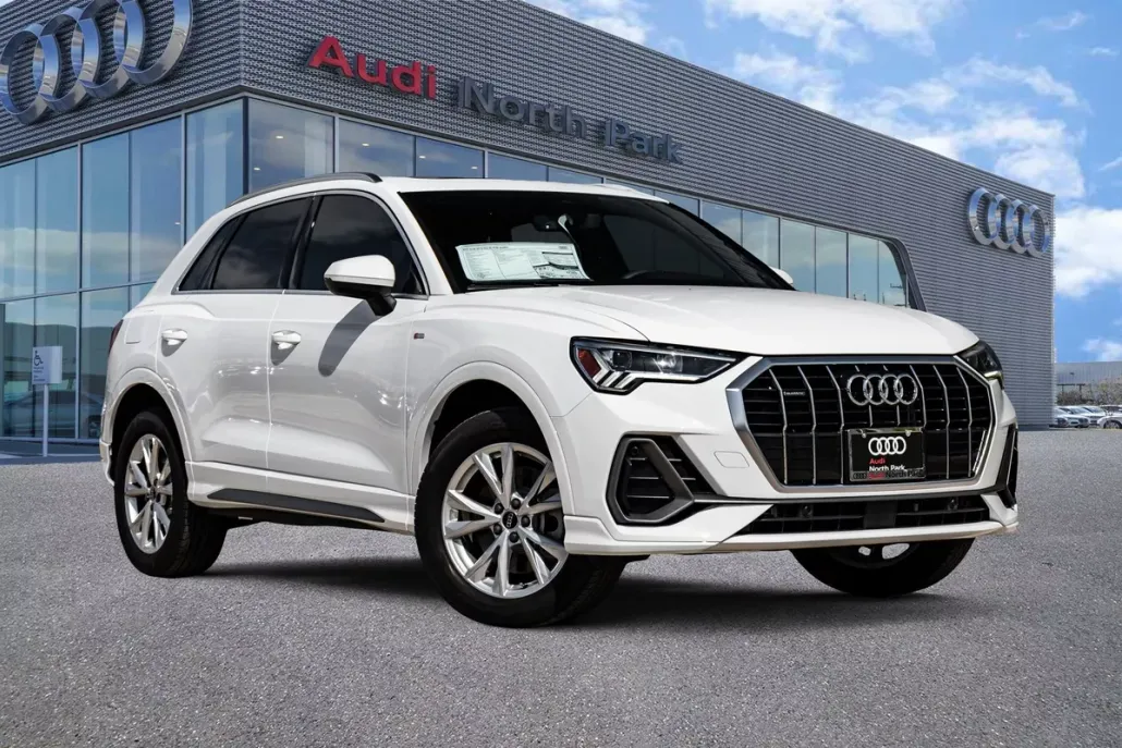 2025 Audi Q3 45 TFSI S line Premium photo 1
