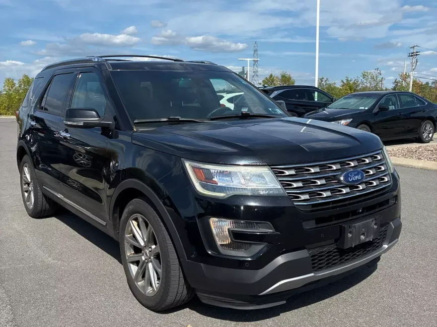 2016 Ford Explorer Limited photo 1