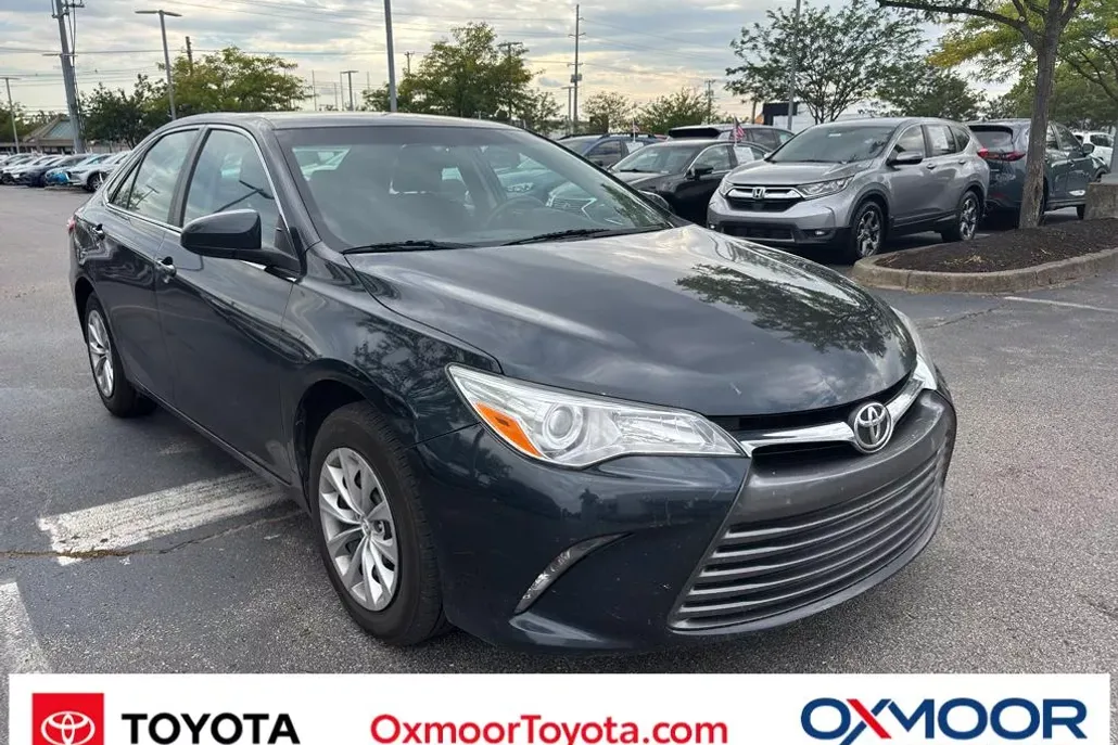 2016 Toyota Camry photo 1