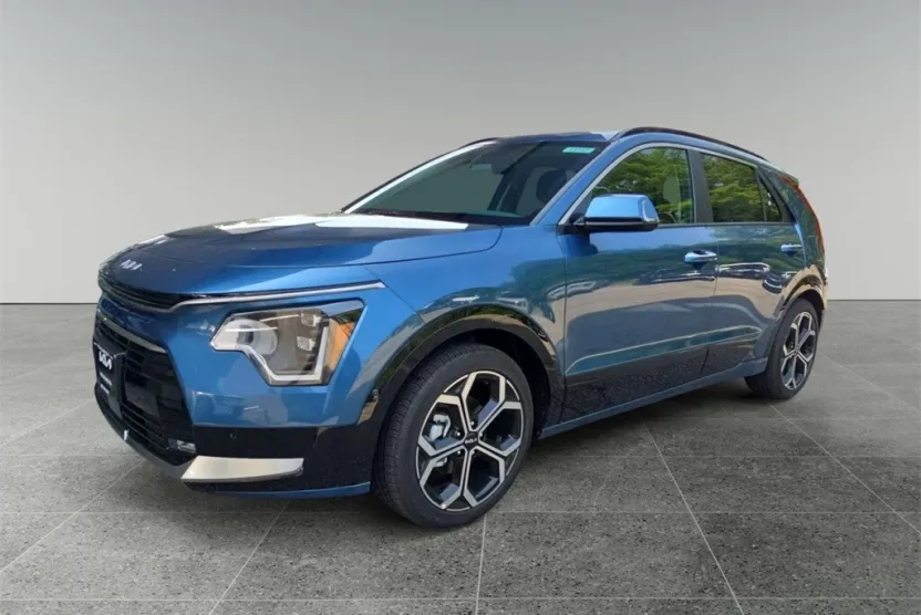 2025 Kia Niro SX Touring photo 1