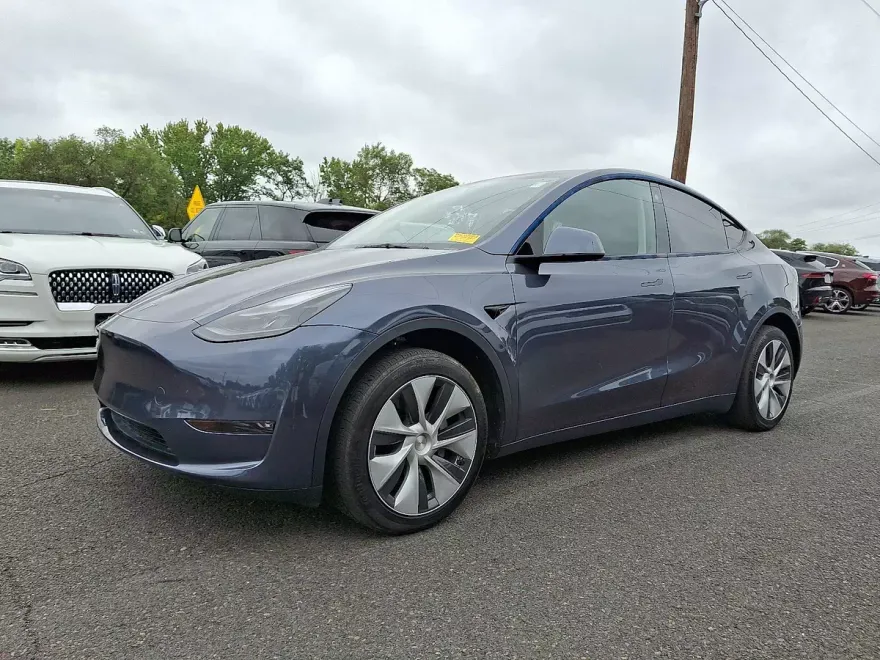 2023 Tesla Model Y Long Range photo 1