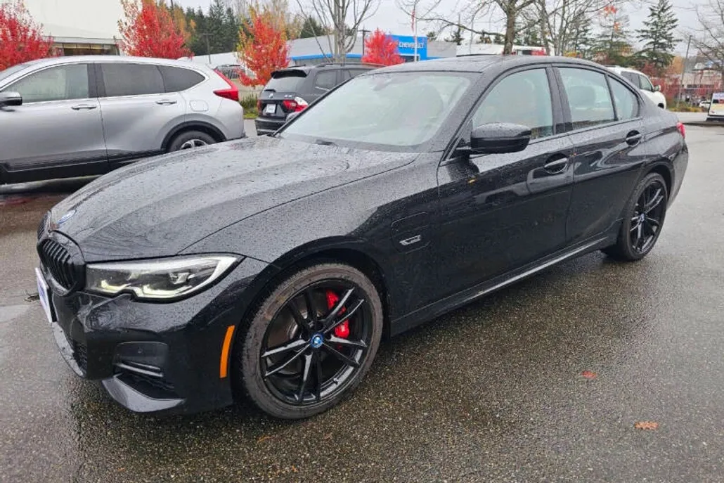 2022 Bmw 330e photo 1