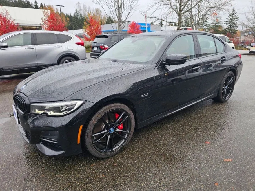 2022 Bmw 330e photo 1