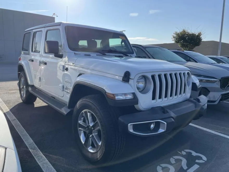 2021 Jeep Wrangler Unlimited Sahara photo 1