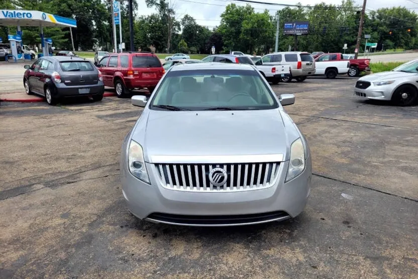2010 Mercury Milan photo 1
