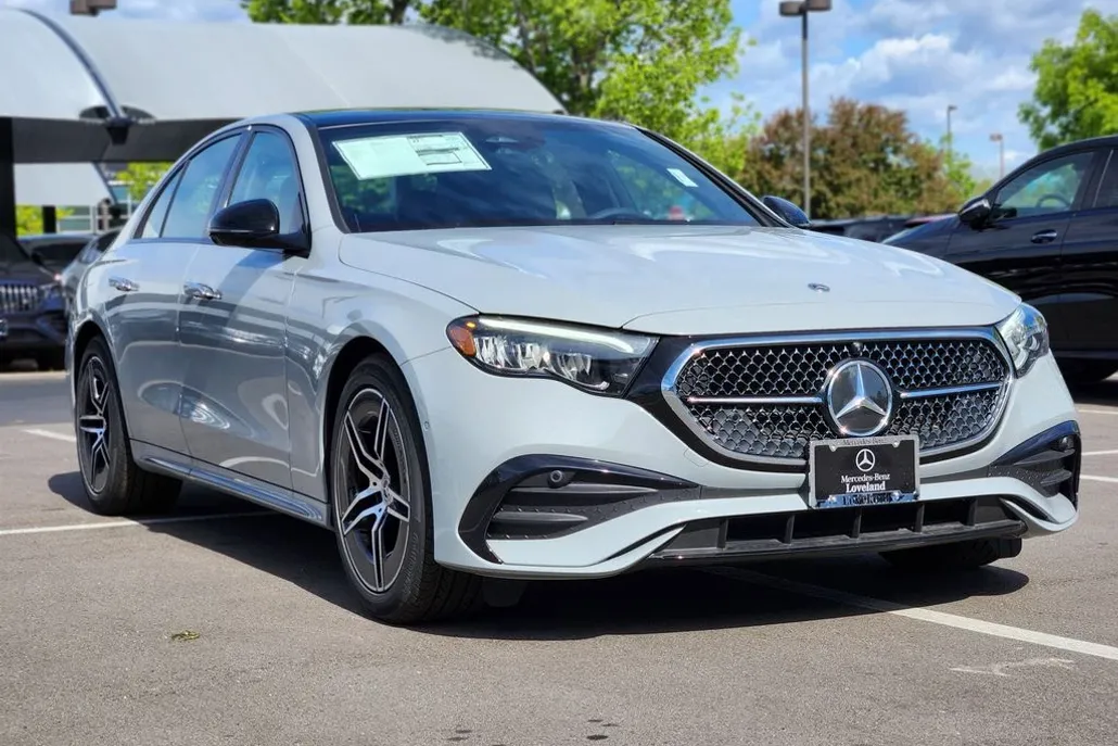 2025 Mercedes Benz E 4MATIC Sedan photo 1