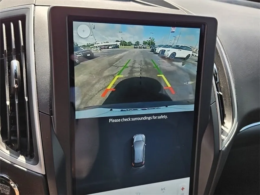 2022 Ford Edge ST photo 18