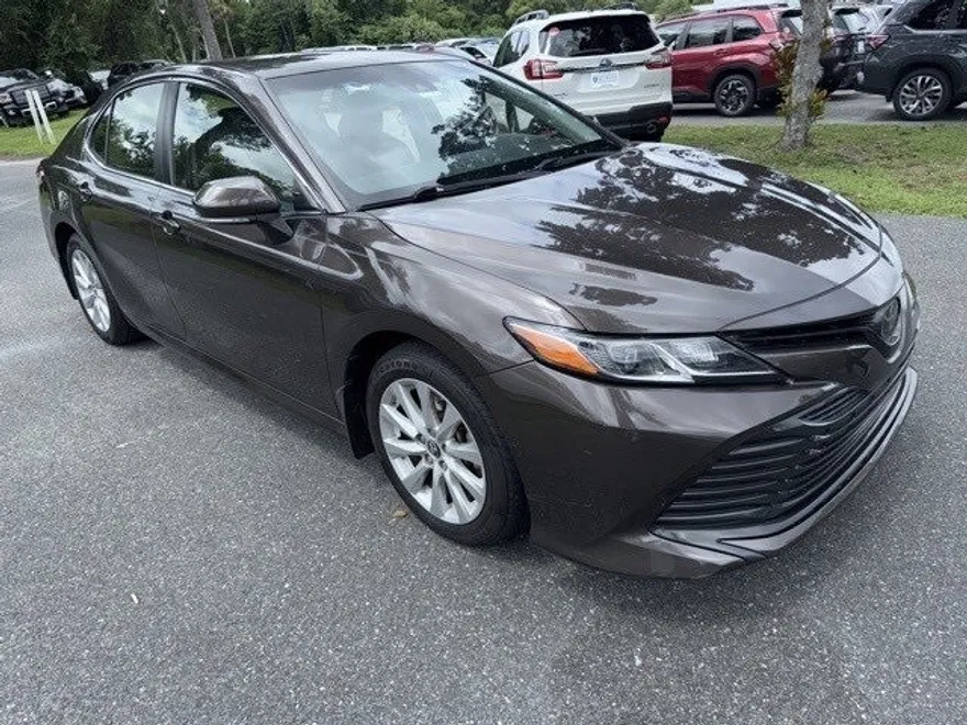 2018 Toyota Camry L photo 1