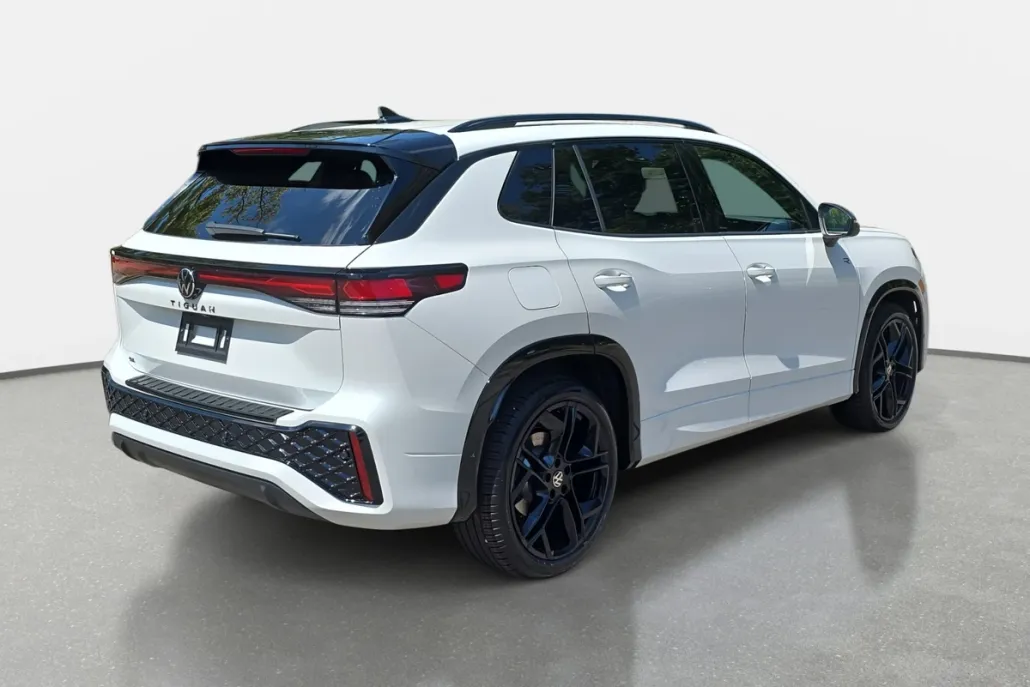 2025 Volkswagen Tiguan SE R-Line Black photo 1