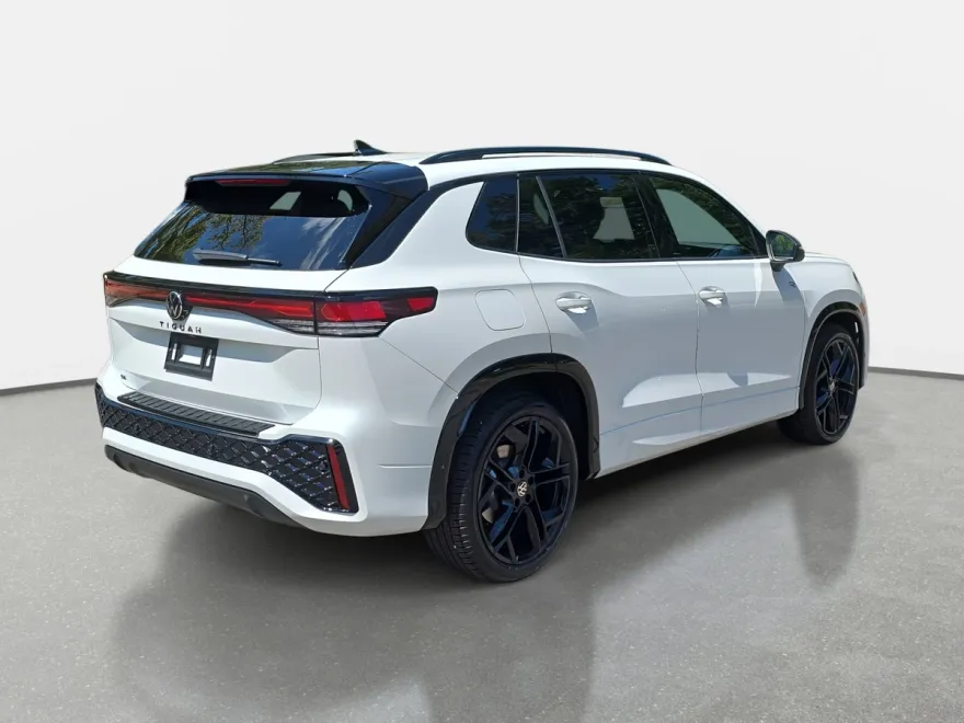 2025 Volkswagen Tiguan SE R-Line Black photo 1
