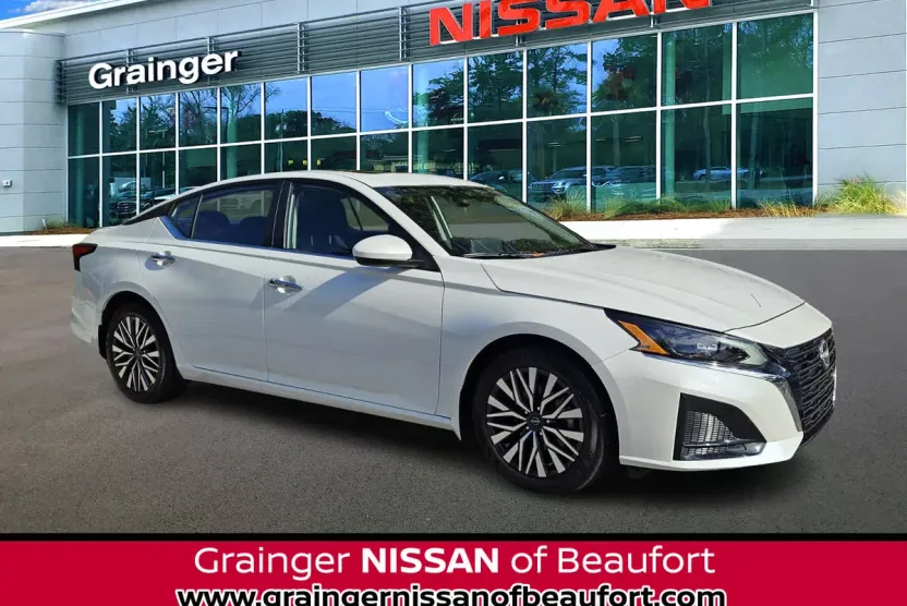 2024 Nissan Altima 2.5 SV photo 1