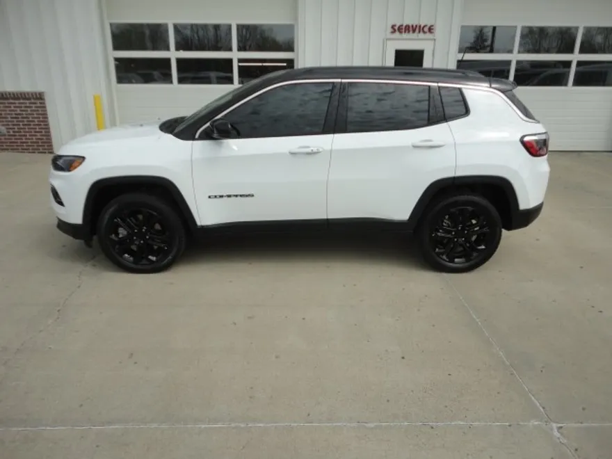 2023 Jeep Compass Limited photo 1