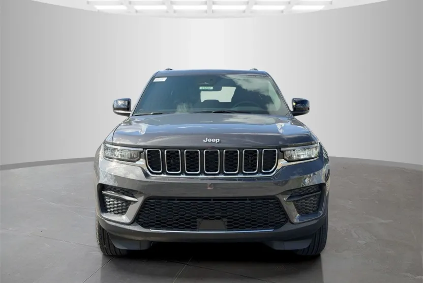 2025 Jeep Grand Cherokee Laredo X photo 1