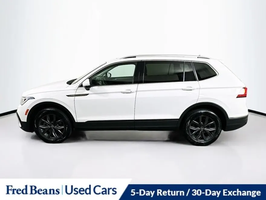 2022 Volkswagen Tiguan SE photo 1