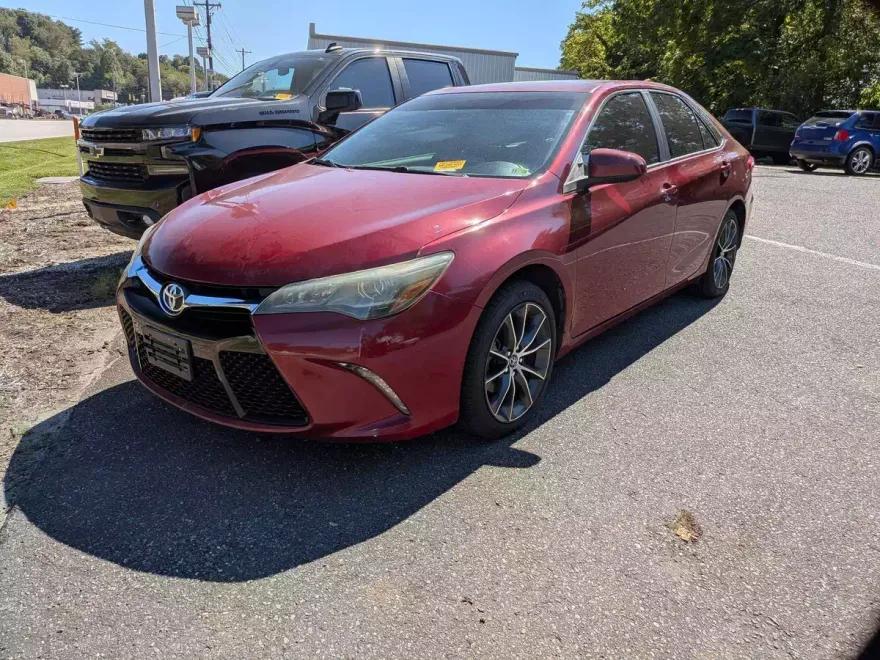 2015 Toyota Camry XSE photo 1