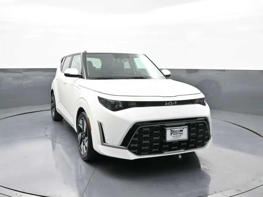 2023 Kia Soul GT-Line photo 1