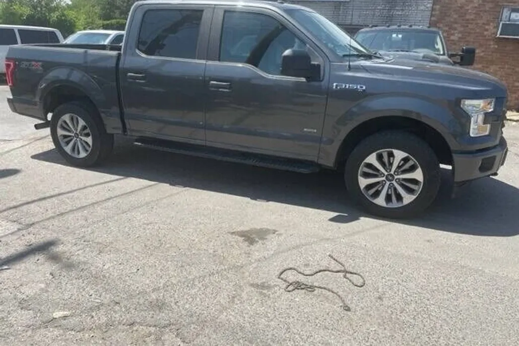 2017 Ford F-150 XL photo 1