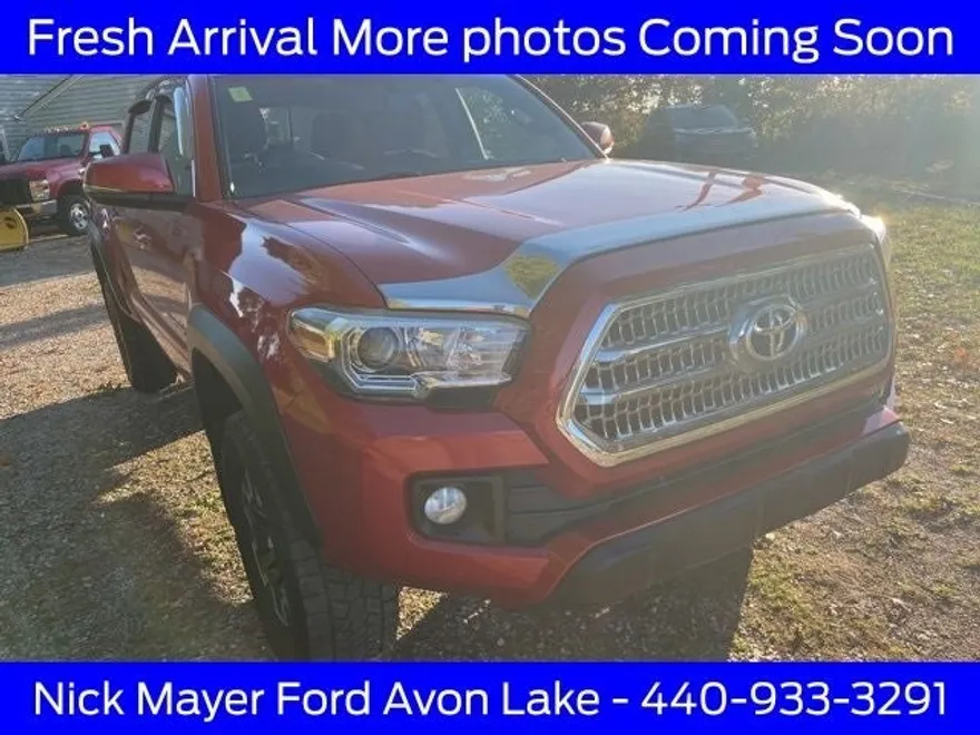 2017 Toyota Tacoma TRD photo 1