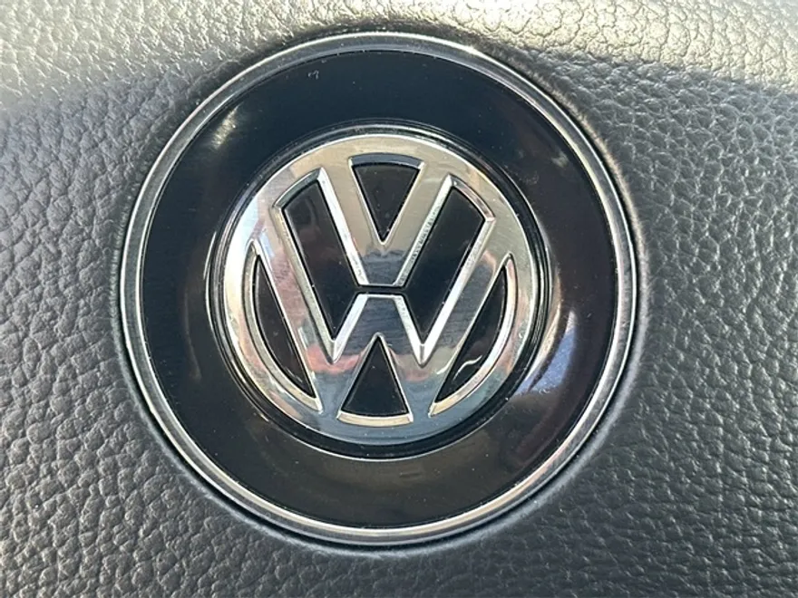 2022 Volkswagen Passat 2.0T SE photo 1