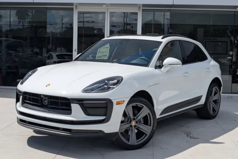 2026 Porsche Macan T photo 1