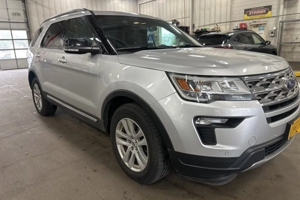 2018 Ford Explorer XLT photo 1