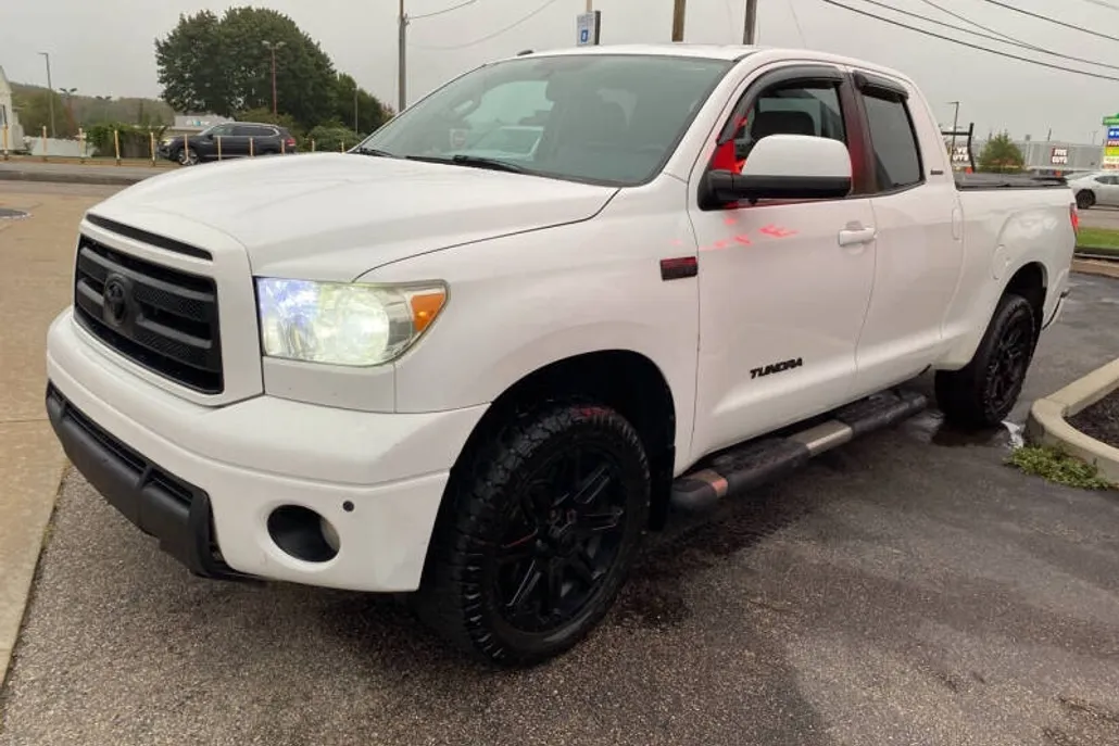 2010 Toyota Tundra Limited photo 1