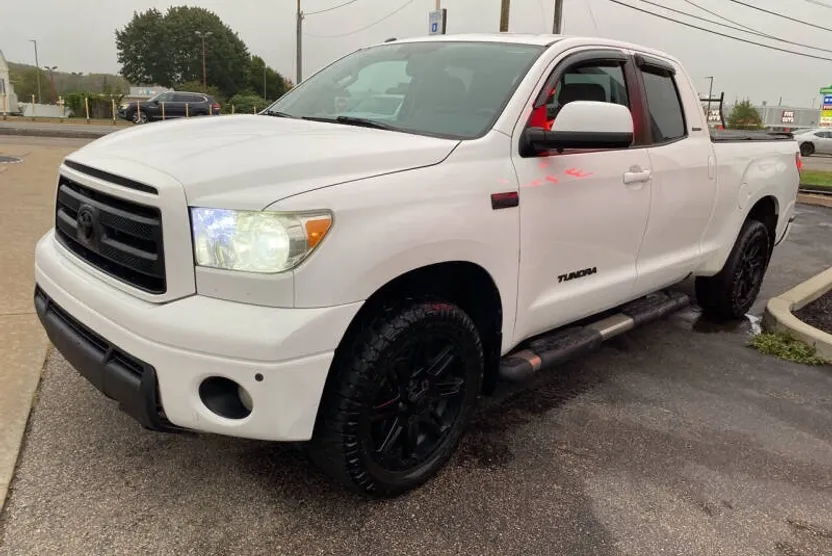 2010 Toyota Tundra Limited photo 1