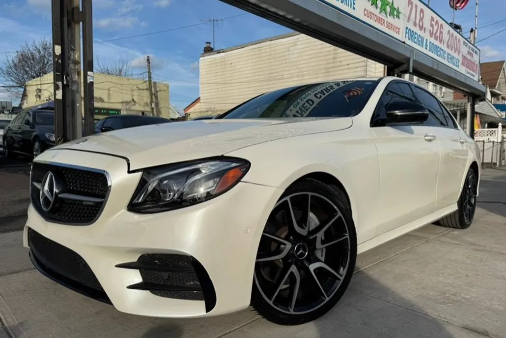 2017 Mercedes Benz E AMG 43 4MATIC Sedan photo 1
