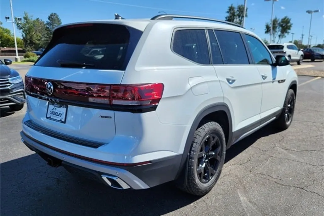 2026 Volkswagen Atlas Peak Edition SE photo 1