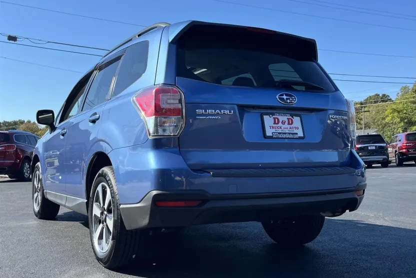 2018 Subaru Forester 2.5i Premium photo 1