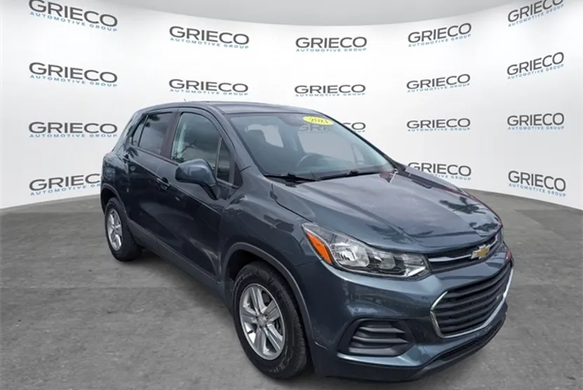 2021 Chevrolet Trax LS photo 1