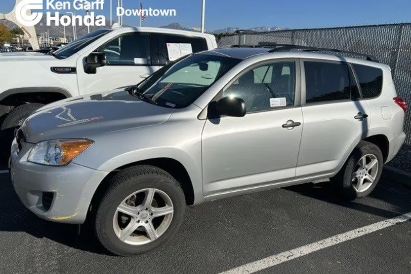 2012 Toyota RAV4 photo 1