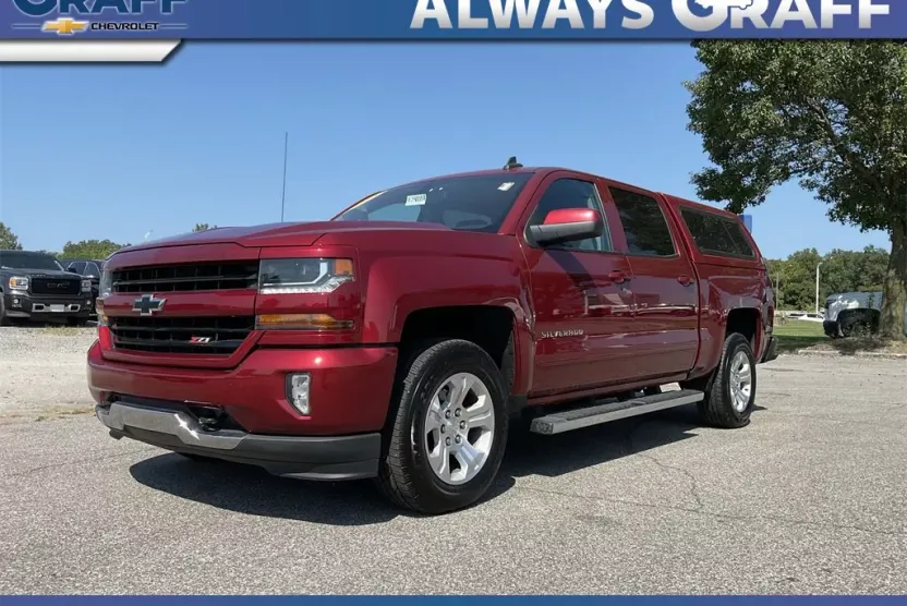 2018 Chevrolet Silverado 1500 LT photo 1