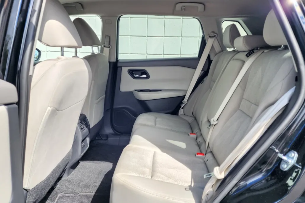 2025 Nissan Rogue SV photo 1