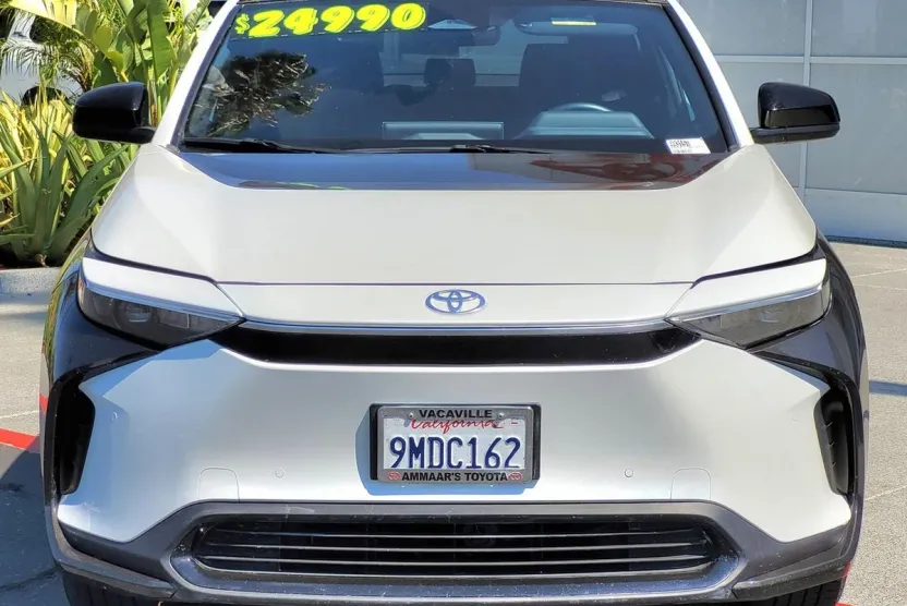 2024 Toyota bZ4X XLE photo 1