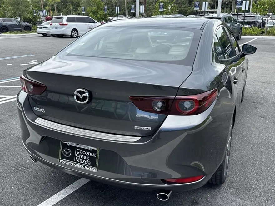 2025 Mazda Mazda3 2.5 s Preferred photo 1