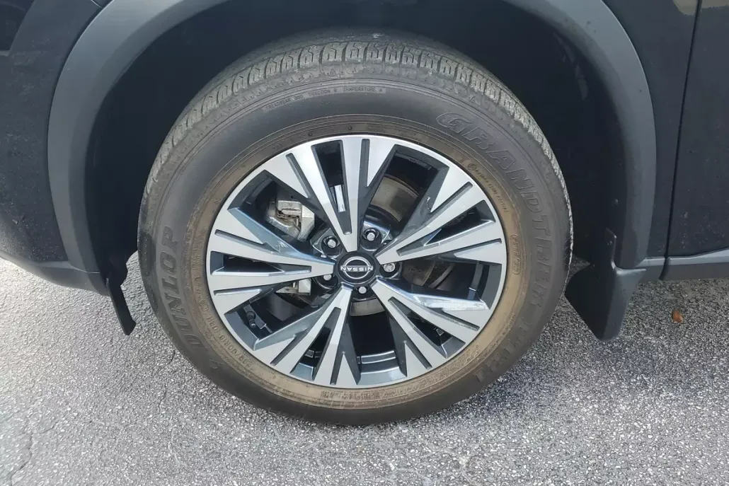 2023 Nissan Rogue SV photo 1