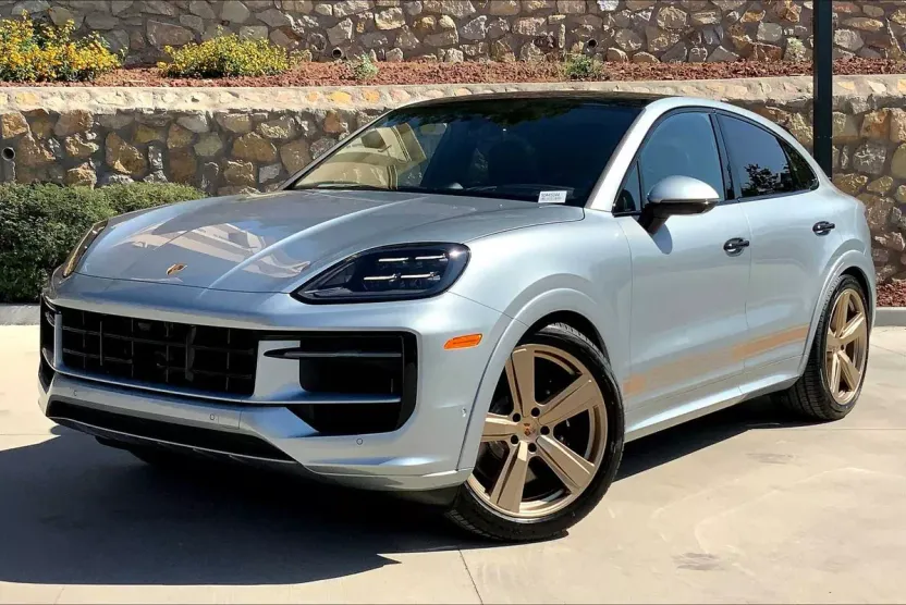 2025 Porsche Cayenne GTS Coupe photo 1